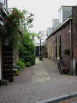 819052 Gezicht in de doodlopende Suikerstraat te Utrecht, vanaf de Pelmolenweg naar het oosten.